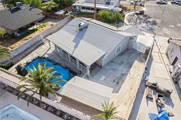 Exterior, Drone