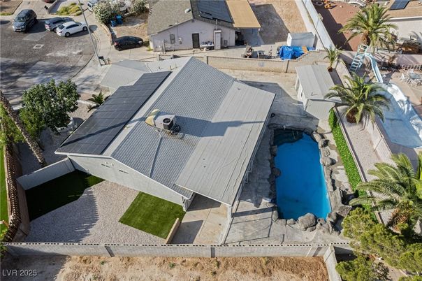 Exterior, Drone