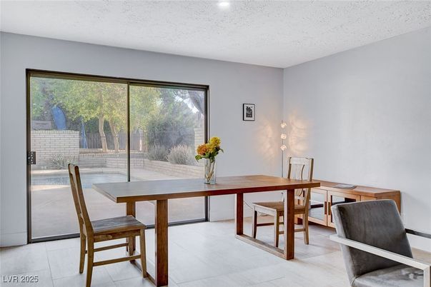 Dining room, Interior, Recessed Lighting