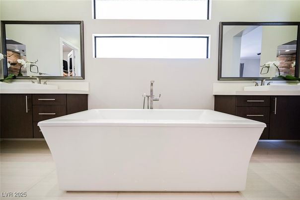 Bathroom, Dual Sink Vanities, Free Standing Baths, Interior