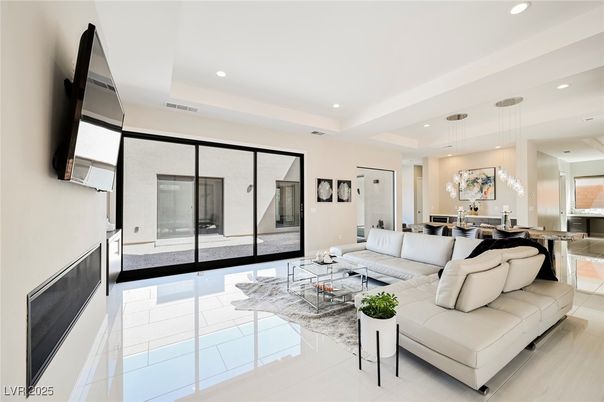 Dining room, Interior, Living room, Pendant Lights, Recessed Lighting