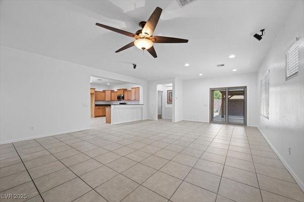 Empty room, Interior, Kitchen, Recessed Lighting