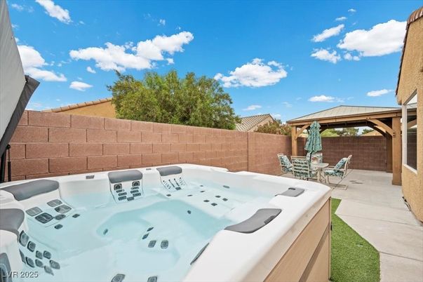 Exterior, Hot Tub