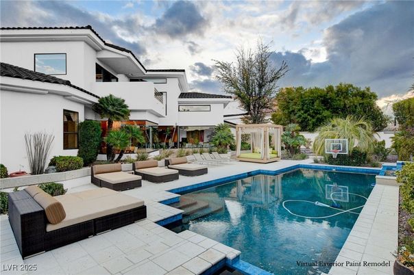 Exterior, Pool