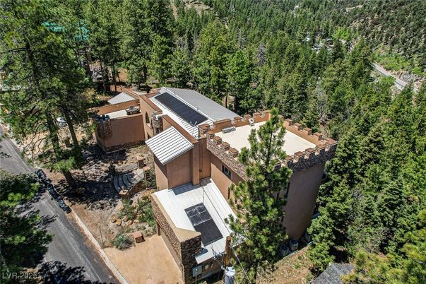 Exterior, Drone