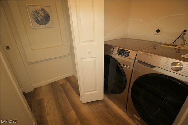 Interior, Utility Closets, Washer, Wood Texture Flooring