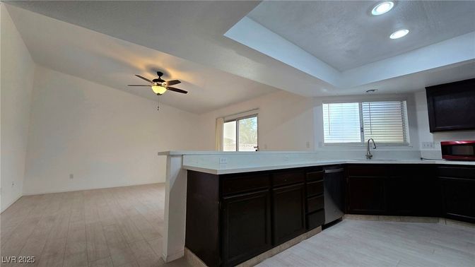 Interior, Recessed Lighting, Wood Texture Flooring
