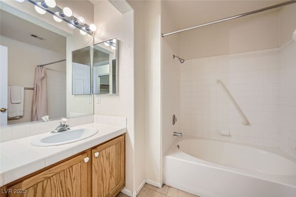 Bathroom, Interior, Tile Countertops