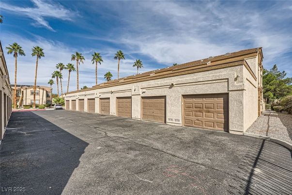 Detached Garage, Exterior