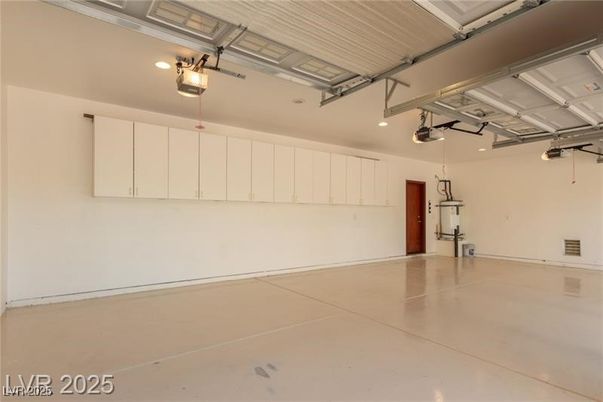 Garage, Interior
