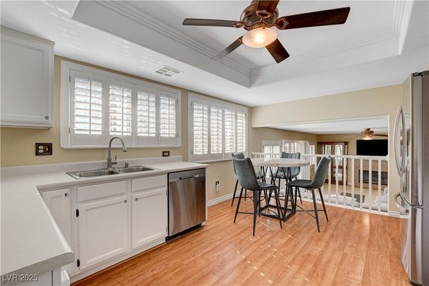 Dining room, Interior, Kitchen, Stainless Steel Appliances, Wood Texture Flooring