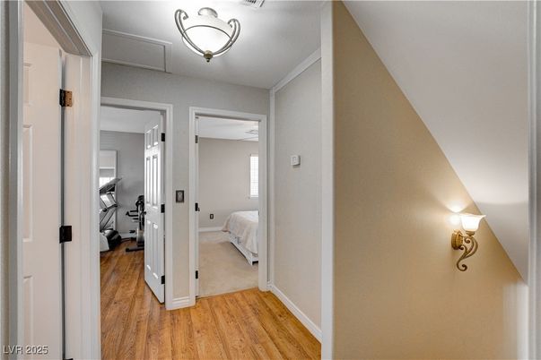 Bedroom, Fitness Equipment, Interior, Wood Texture Flooring