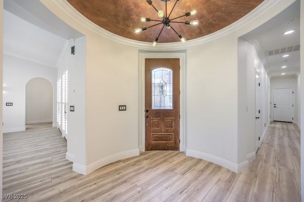 Interior, Pendant Lights, Recessed Lighting, Wood Texture Flooring