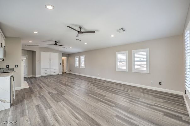 Empty room, Interior, Recessed Lighting, Wood Texture Flooring