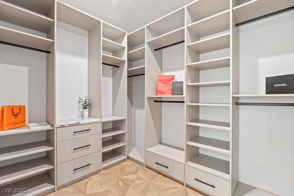 Interior, Walk-in Closets, Wood Texture Flooring