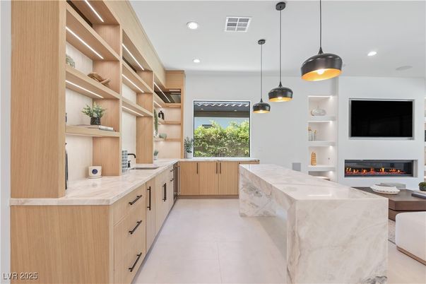 Fireplace, Interior, Kitchen, Pendant Lights, Recessed Lighting