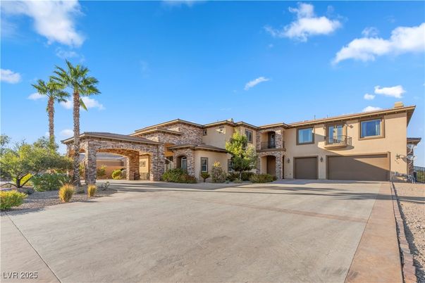 Attached, Exterior, Facade, Mediterranean