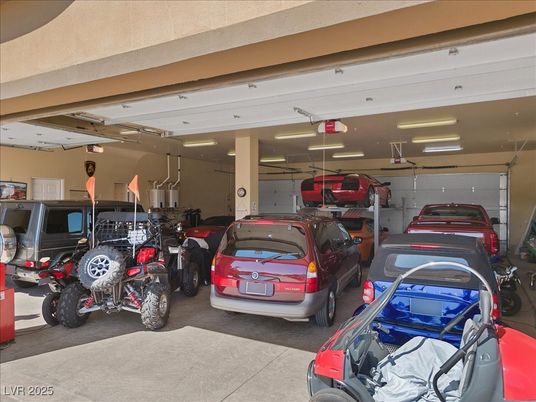 Garage, Interior