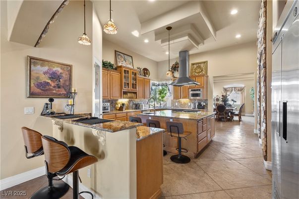 Dining room, Interior, Kitchen, Pendant Lights, Recessed Lighting, Stainless Steel Appliances