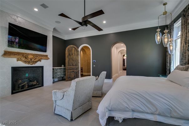 Bedroom, Fireplace, Interior, Pendant Lights, Recessed Lighting
