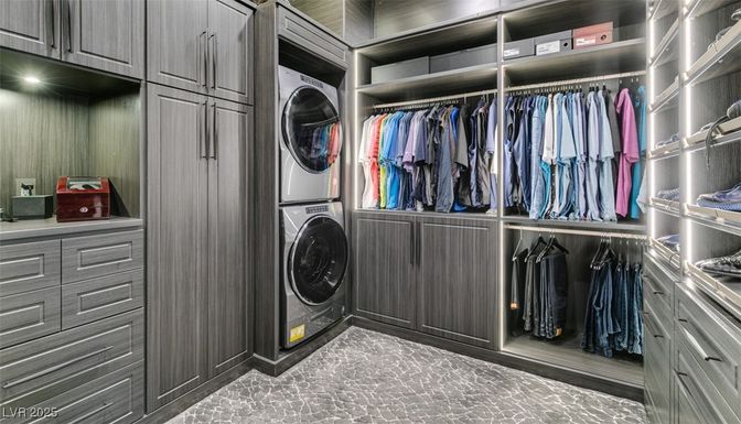 Interior, Walk-in Closets, Washer