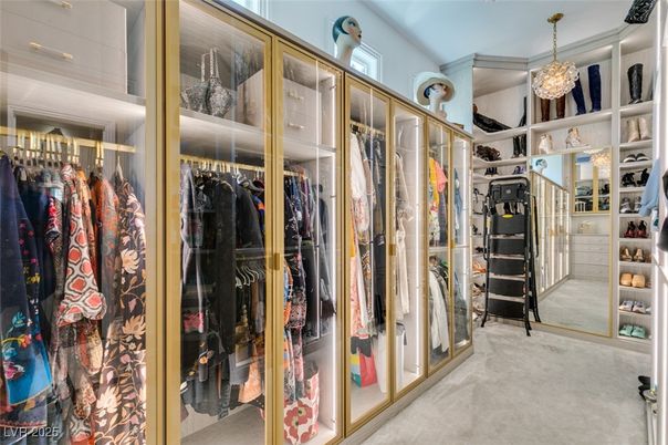 Chandelier, Interior, Walk-in Closets