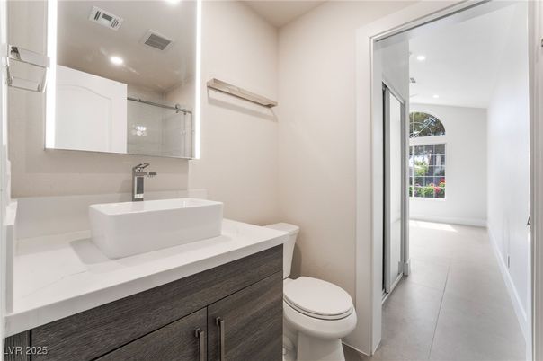 Bathroom, Interior, Recessed Lighting