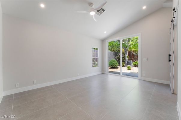 Empty room, Interior, Recessed Lighting