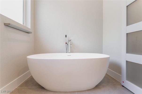 Bathroom, Free Standing Baths, Interior