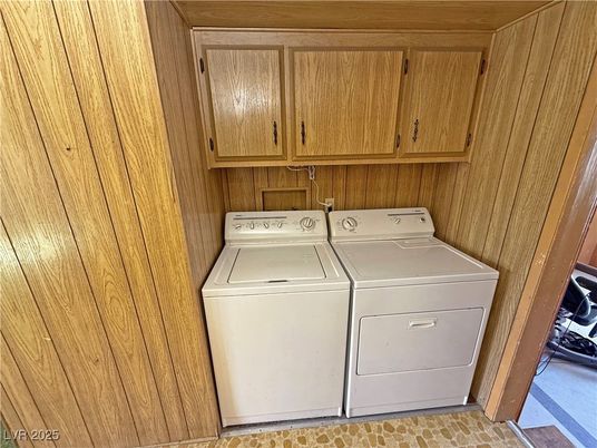 Interior, Washer, Wooden Walls