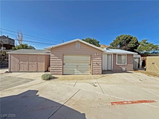 Detached Garage, Exterior