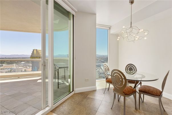 Chandelier, Dining room, Interior, Pendant Lights