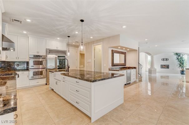 Interior, Kitchen, Pendant Lights, Recessed Lighting, Stainless Steel Appliances