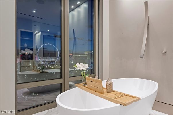 Bathroom, Free Standing Baths, Interior, Recessed Lighting