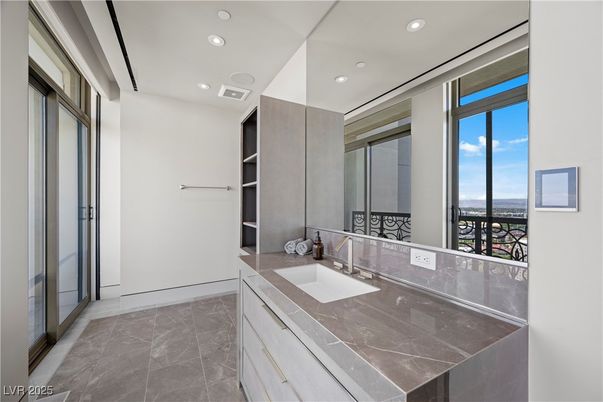 Bathroom, Interior, Recessed Lighting, Water