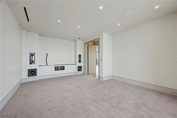 Empty room, Interior, Recessed Lighting