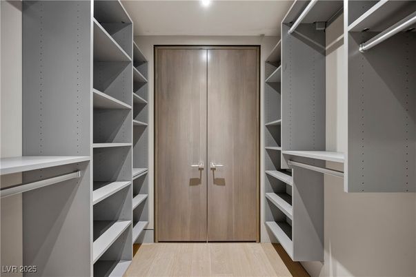 Interior, Walk-in Closets