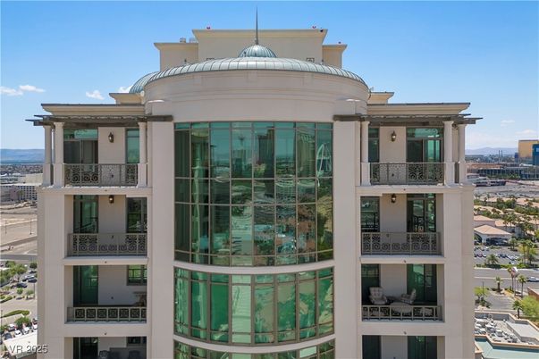 Exterior, Facade, None