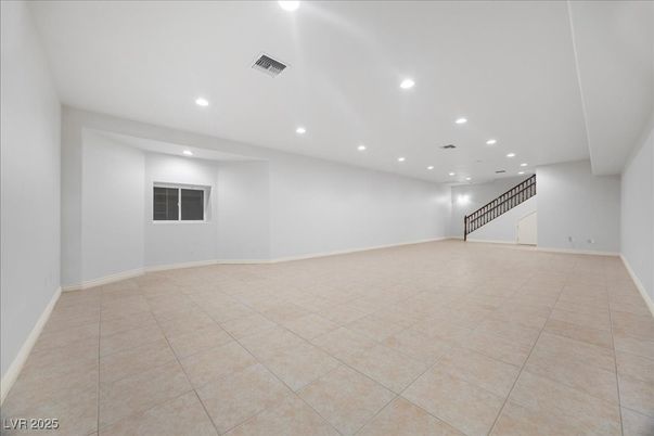 Empty room, Interior, Recessed Lighting