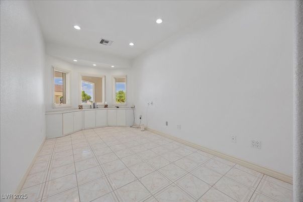 Empty room, Interior, Marble, Recessed Lighting