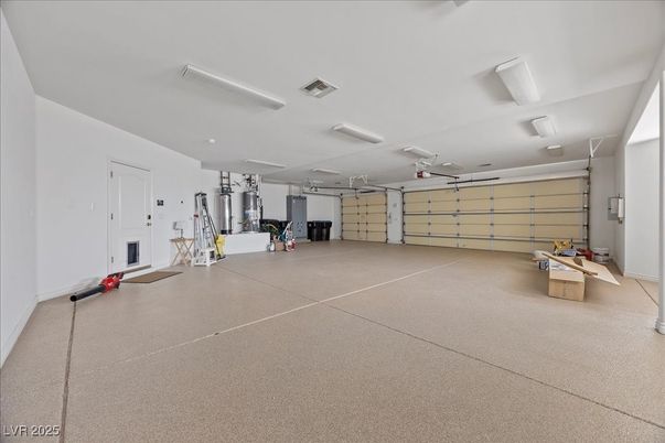 Garage, Interior