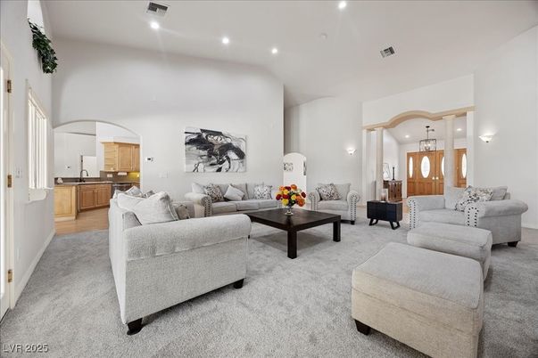 Interior, Living room, Pendant Lights, Recessed Lighting