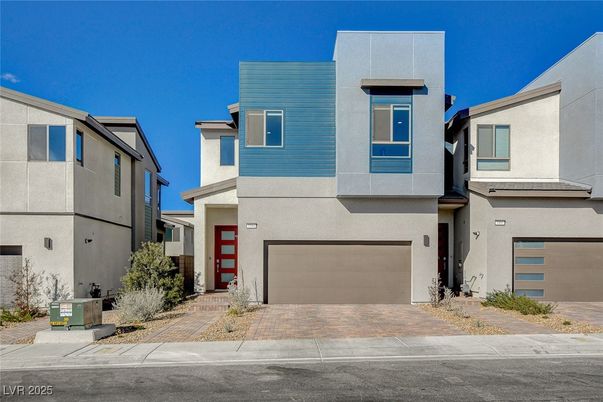 Attached, Exterior, Facade, Modern