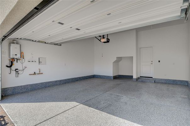 Garage, Interior