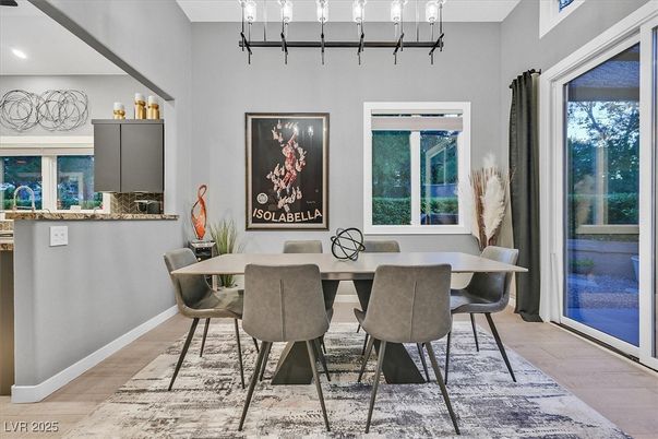 Chandelier, Dining room, Interior, Recessed Lighting, Wood Texture Flooring