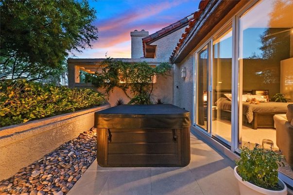 Exterior, Hot Tub