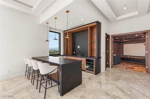 Interior, Pendant Lights, Projection Screen, Recessed Lighting