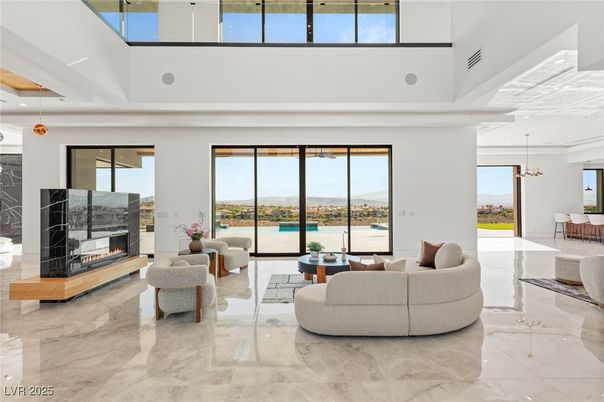 Fireplace, Interior, Living room, Pendant Lights, Recessed Lighting, Water