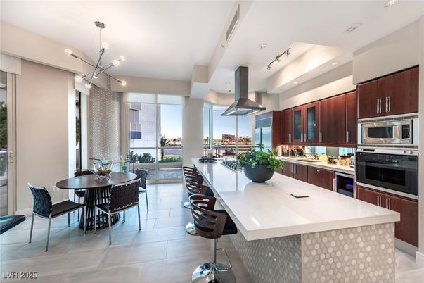 Dining room, Interior, Kitchen, Pendant Lights, Recessed Lighting, Stainless Steel Appliances, Water