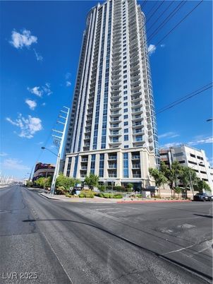 Exterior, Facade, Condo Building